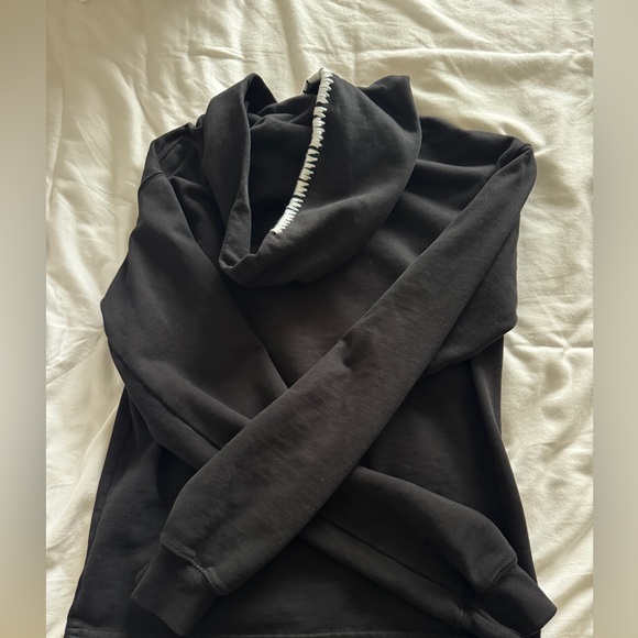 Madhappy Black Hoodie with Tag Detail - Picture 4 of 6